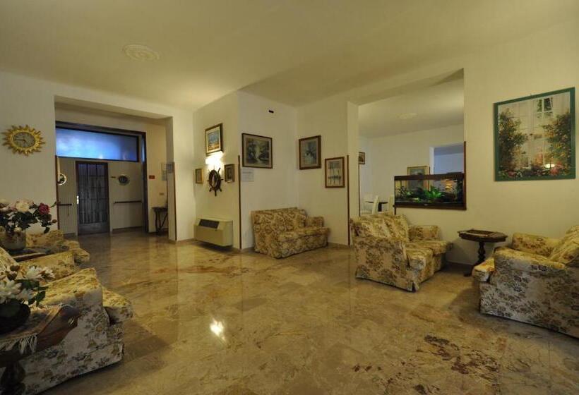 فندق Pineta Mare