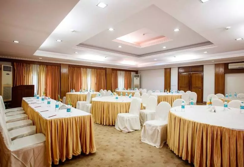 Hotel Aguada Anchorage   The Villa Resort, Candolim