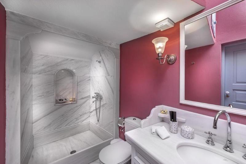 בית מלון כפרי Aigialos Luxury Traditional Settlement