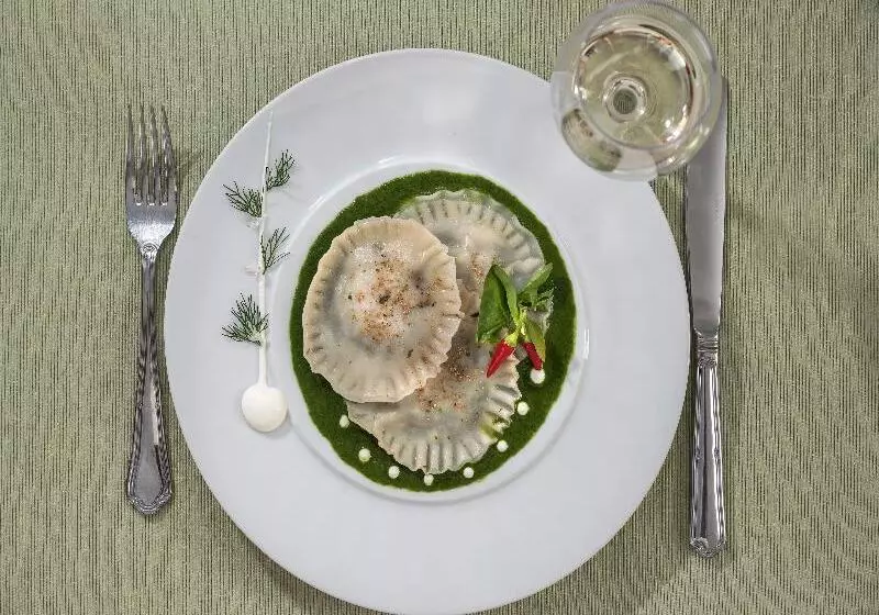 هتل Aigialos Luxury Traditional Settlement