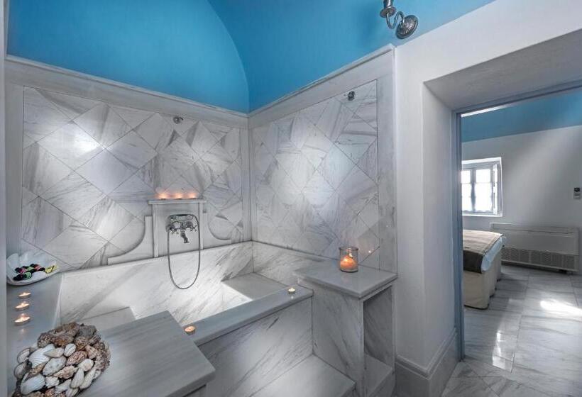 בית מלון כפרי Aigialos Luxury Traditional Settlement