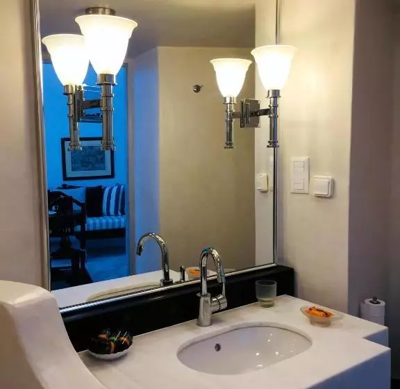 هتل Aigialos Luxury Traditional Settlement