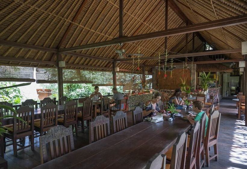 ホテル Ananda Ubud Resort