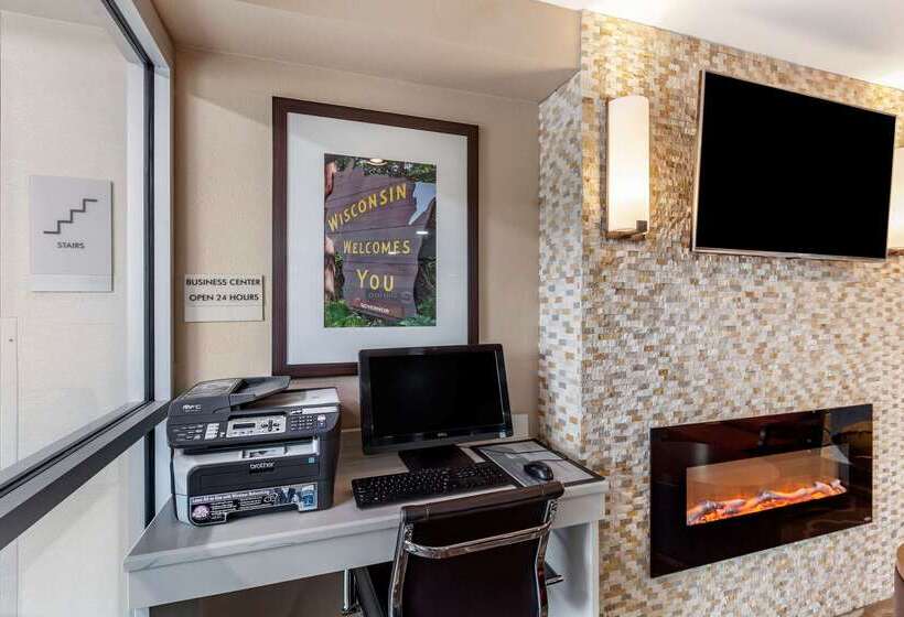 ホテル Clarion Pointe Racine  Mount Pleasant