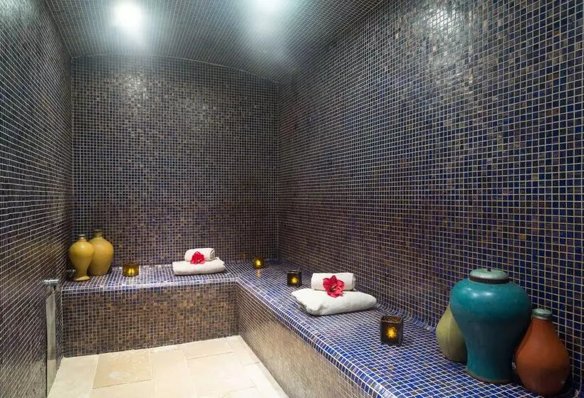 호텔 Hôtel & Spa Du Domaine Des Thômeaux, The Originals Relais