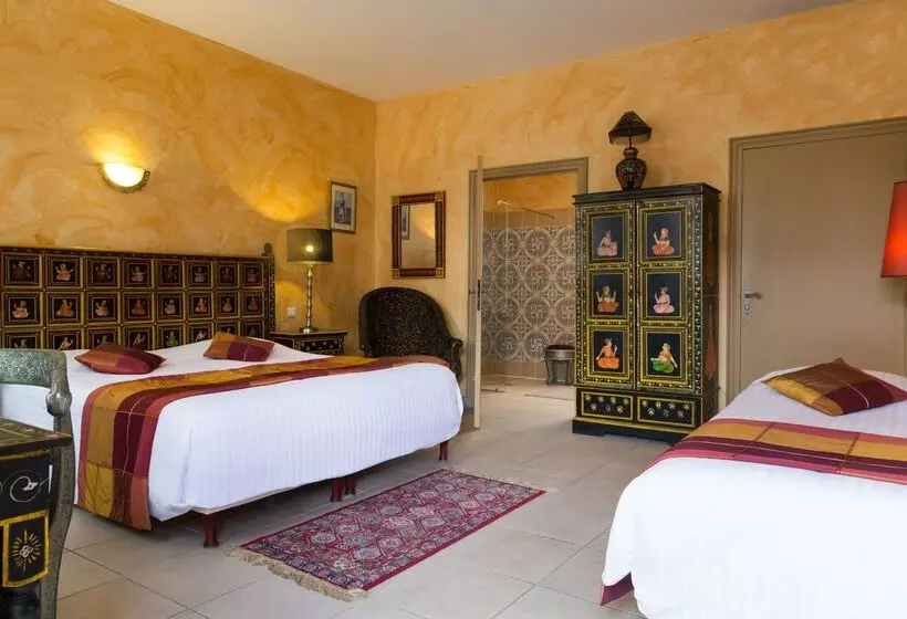 호텔 Hôtel & Spa Du Domaine Des Thômeaux, The Originals Relais