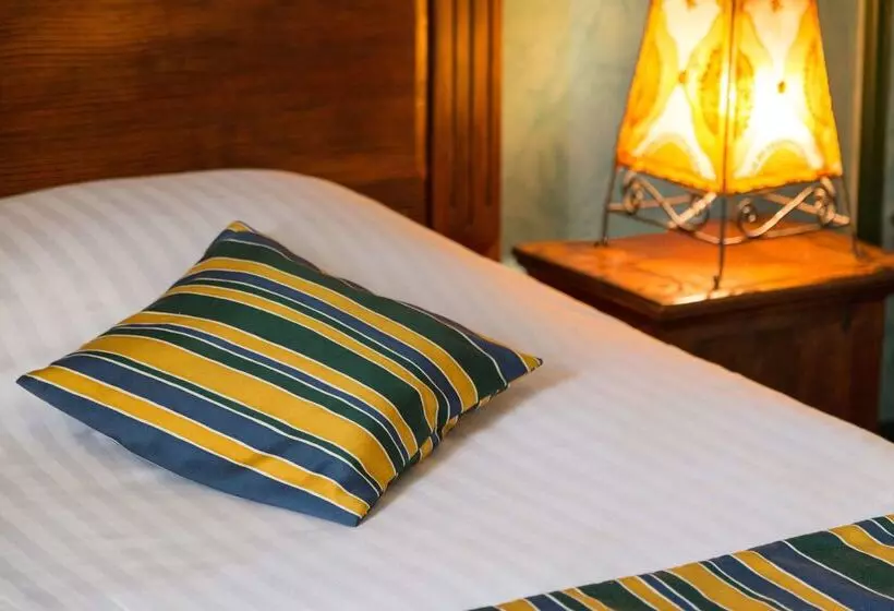 호텔 Hôtel & Spa Du Domaine Des Thômeaux, The Originals Relais