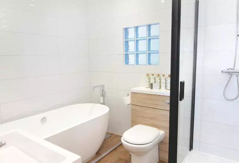 בית מלון כפרי Esplanade