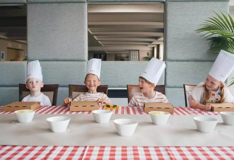 בית מלון כפרי Esplanade