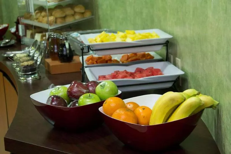 Отель Wyndham Garden Monterrey Aeropuerto