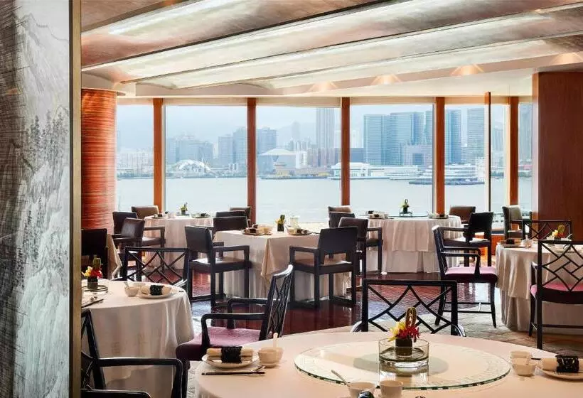 Four Seasons Hotel Hong Kong