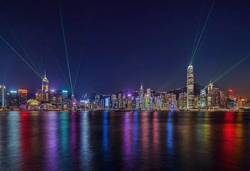 Four Seasons Hotel Hong Kong