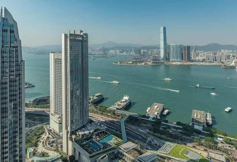 Four Seasons Hotel Hong Kong