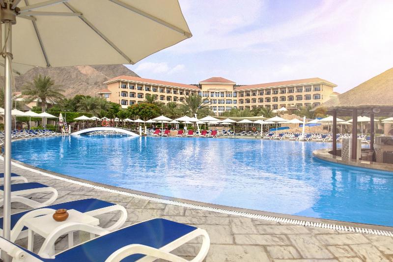 Отель Fujairah Rotana Resort & Spa   Al Aqah Beach