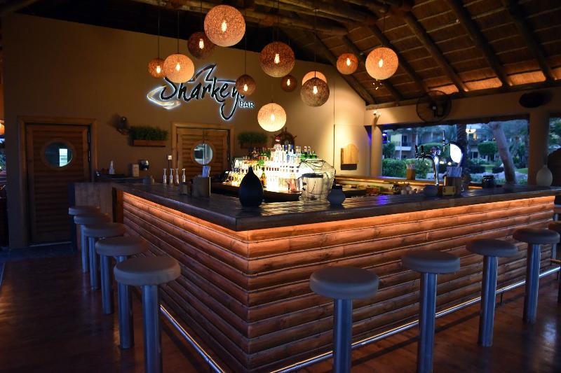 Отель Fujairah Rotana Resort & Spa   Al Aqah Beach