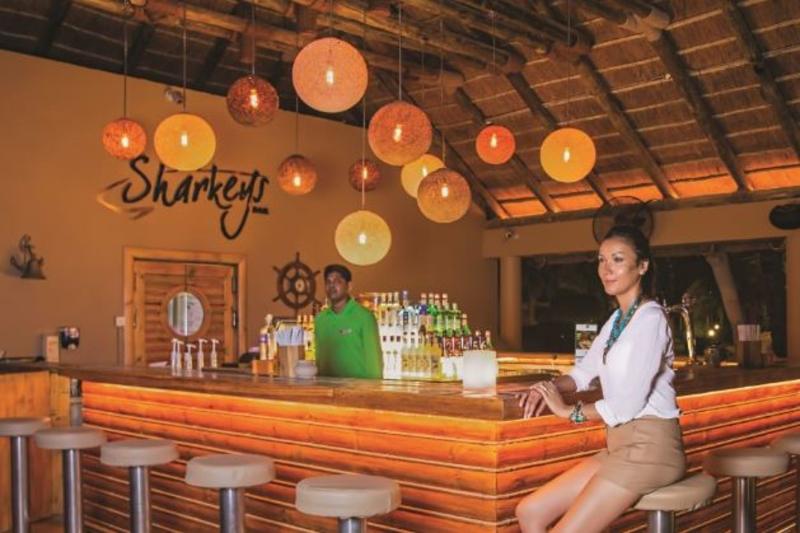 Отель Fujairah Rotana Resort & Spa   Al Aqah Beach