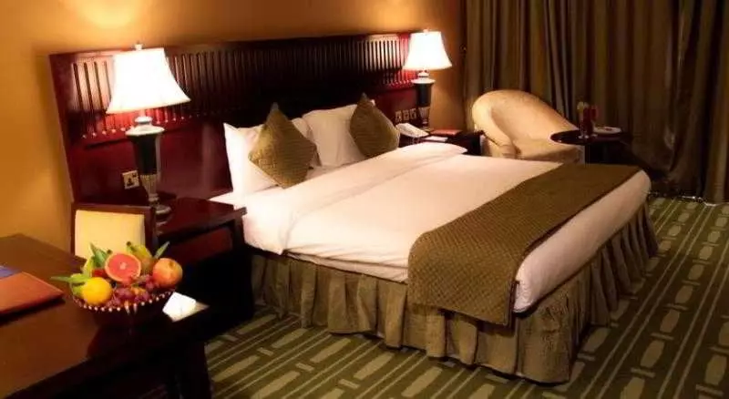 هتل Golden Tulip Khatt Springs Resort & Spa