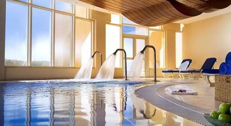 هتل Golden Tulip Khatt Springs Resort & Spa