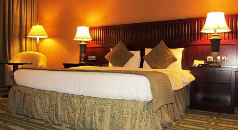 هتل Golden Tulip Khatt Springs Resort & Spa