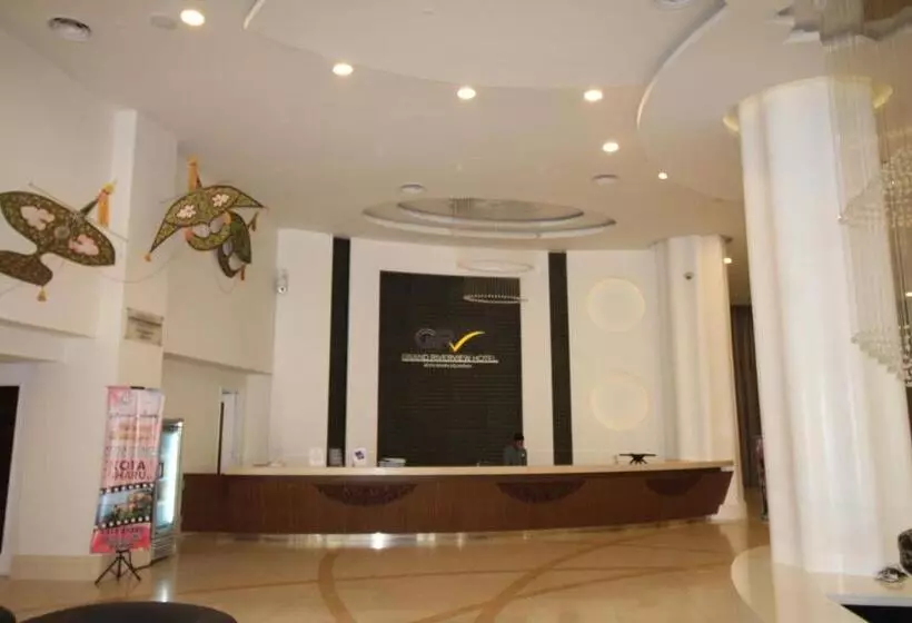 Отель Grand Riverview