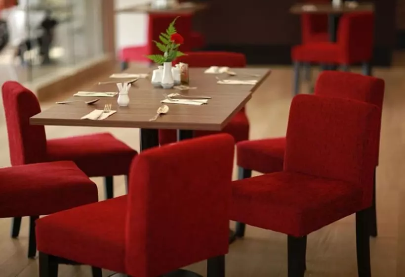 Отель Grand Riverview