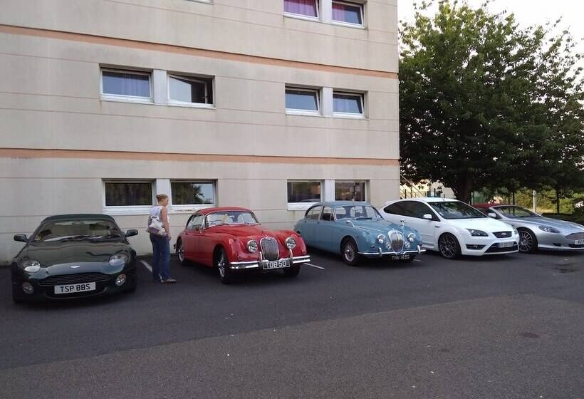 בית מלון כפרי Ibis Budget Le Mans Universite