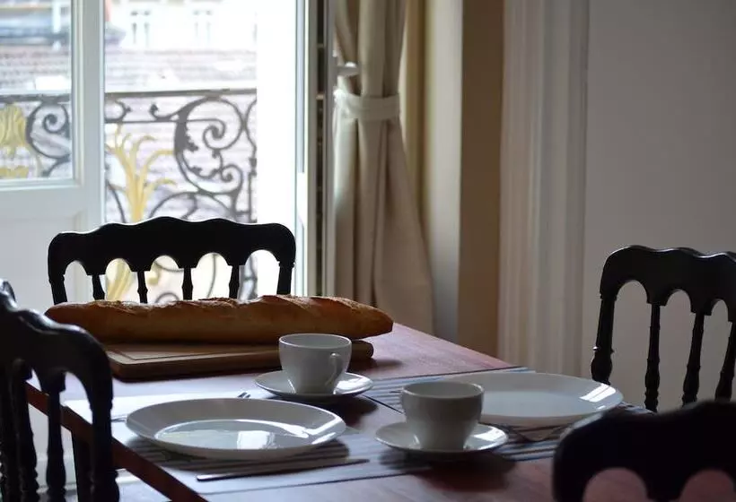 호텔 L'Empereur, sa Femme et le petit Prince