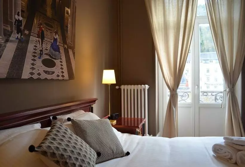 호텔 L'Empereur, sa Femme et le petit Prince