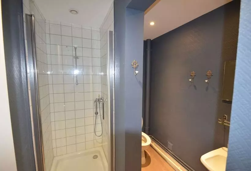 호텔 L'Empereur, sa Femme et le petit Prince