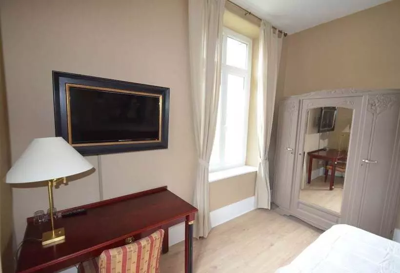 호텔 L'Empereur, sa Femme et le petit Prince