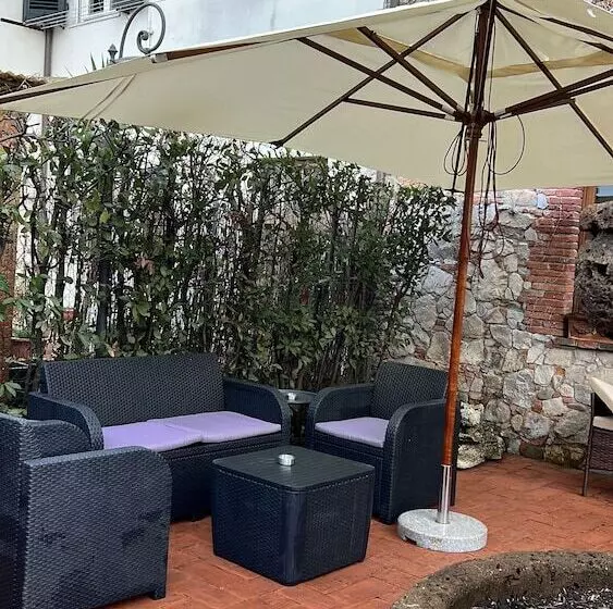 فندق Luxury Corte Di Re Artù