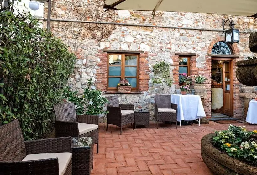 فندق Luxury Corte Di Re Artù