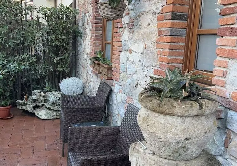 فندق Luxury Corte Di Re Artù