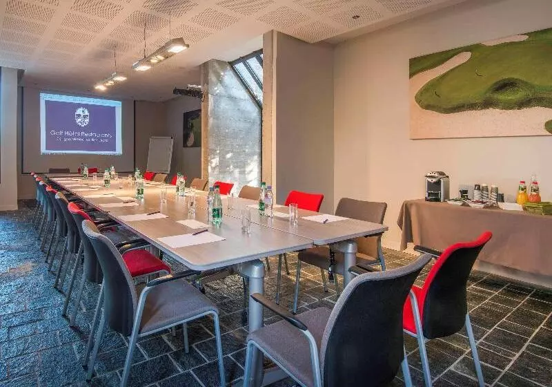 Отель Mercure Brignoles Golf De Barbaroux & Spa