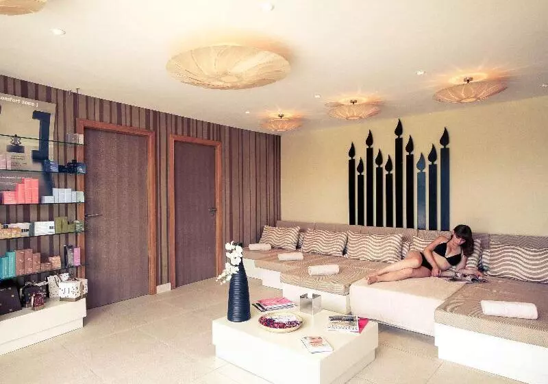 Отель Mercure Brignoles Golf De Barbaroux & Spa