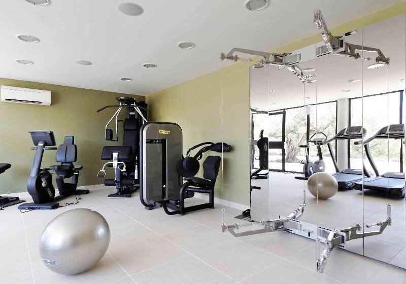 Отель Mercure Brignoles Golf De Barbaroux & Spa