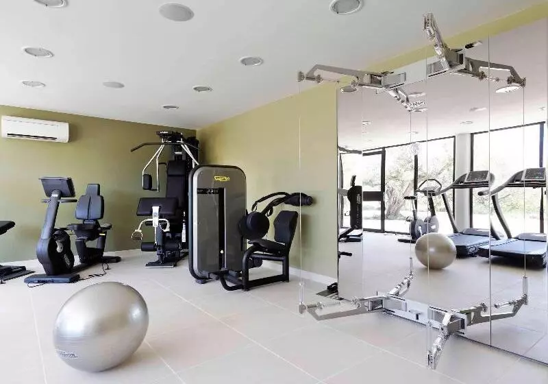 Отель Mercure Brignoles Golf De Barbaroux & Spa