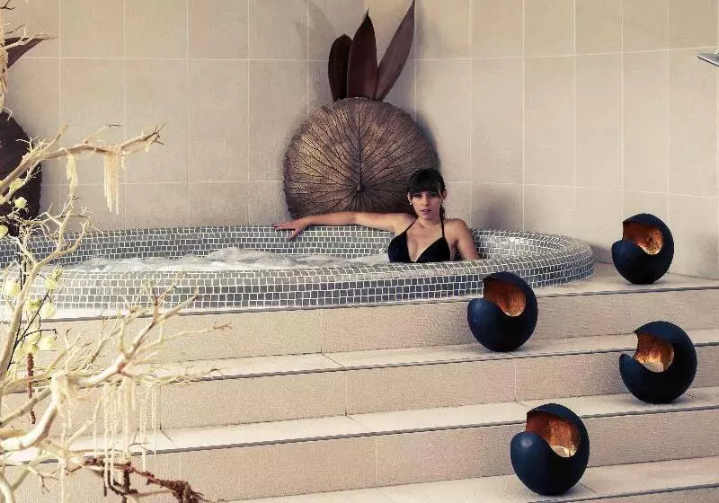 Отель Mercure Brignoles Golf De Barbaroux & Spa