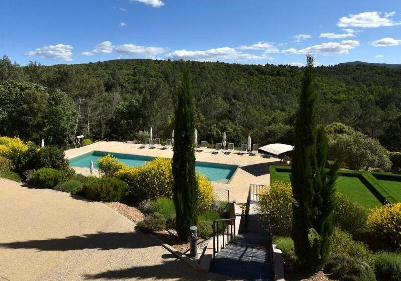 Отель Mercure Brignoles Golf De Barbaroux & Spa