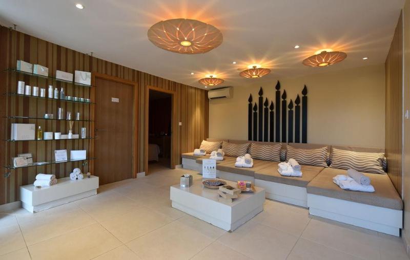 Отель Mercure Brignoles Golf De Barbaroux & Spa