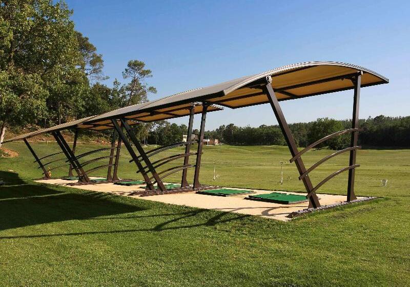 Отель Mercure Brignoles Golf De Barbaroux & Spa