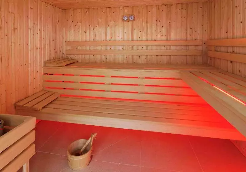 Отель Mercure Brignoles Golf De Barbaroux & Spa