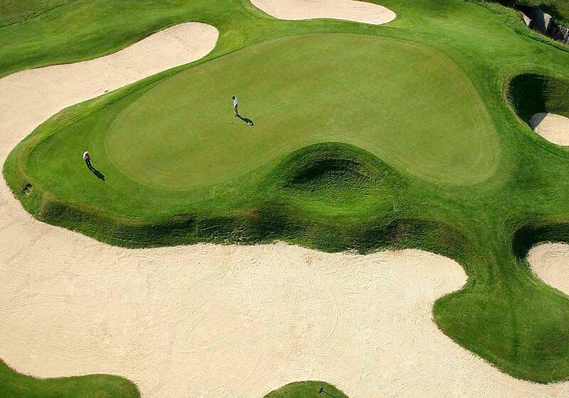 Отель Mercure Brignoles Golf De Barbaroux & Spa