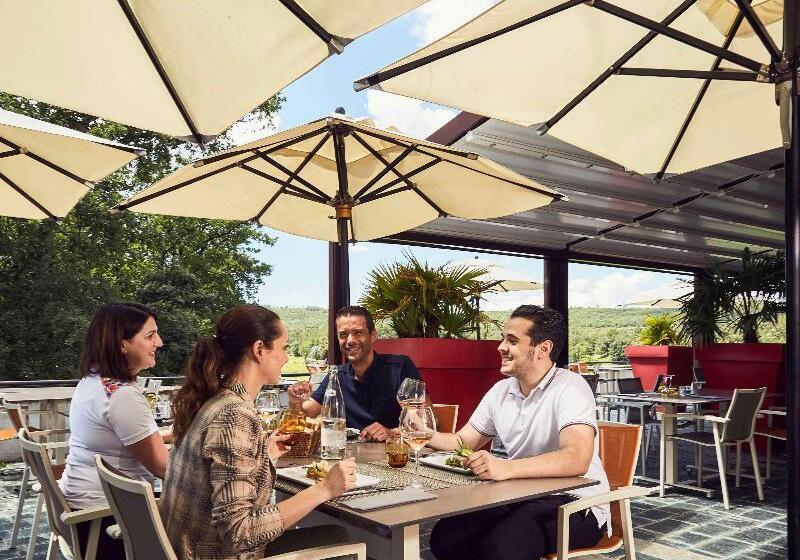 Отель Mercure Brignoles Golf De Barbaroux & Spa