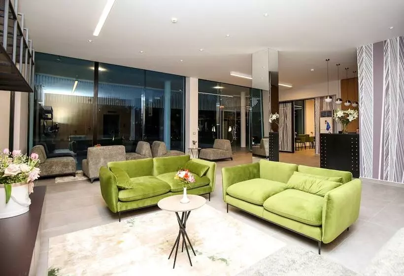 ホテル Regina Garden Vlore