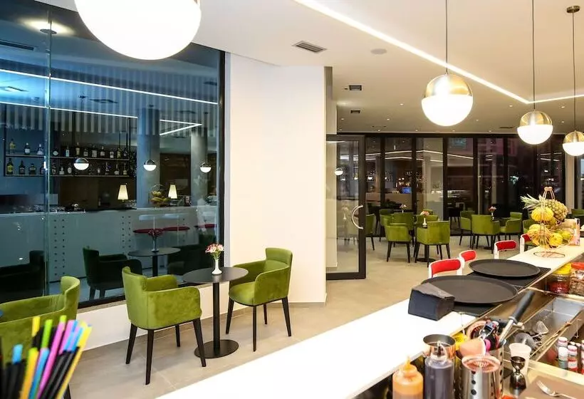 ホテル Regina Garden Vlore