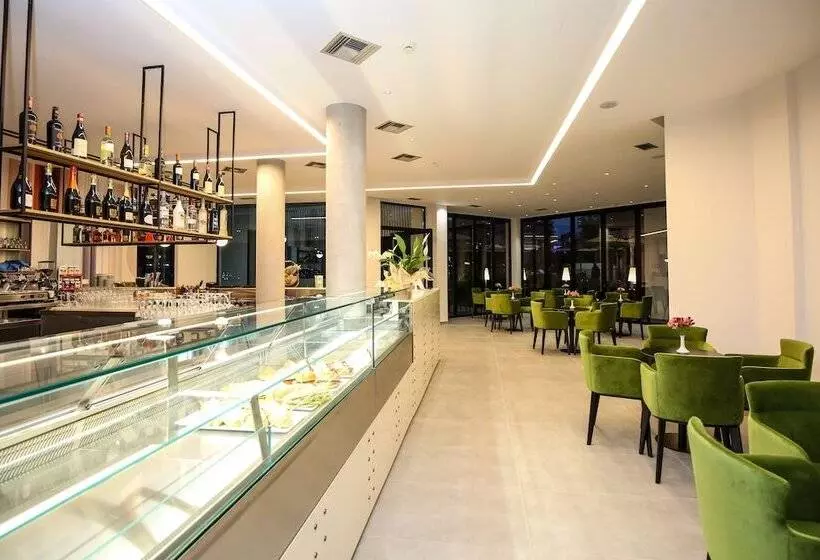 ホテル Regina Garden Vlore