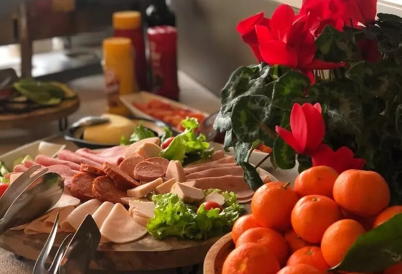 ホテル Regina Garden Vlore