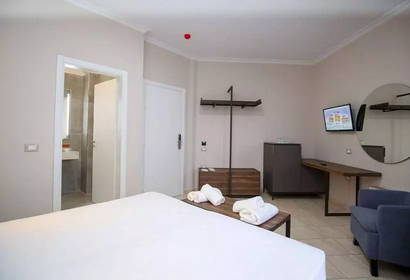ホテル Regina Garden Vlore