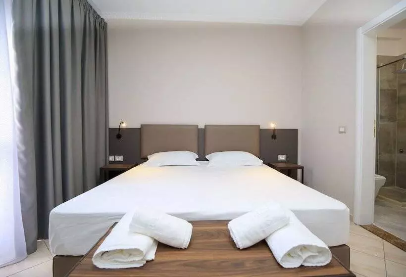 ホテル Regina Garden Vlore